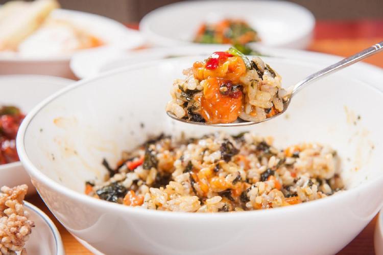 멍게비빔밥 레시피, 초고추장 버리고 참기름만 넣어봤더니 미쳤네