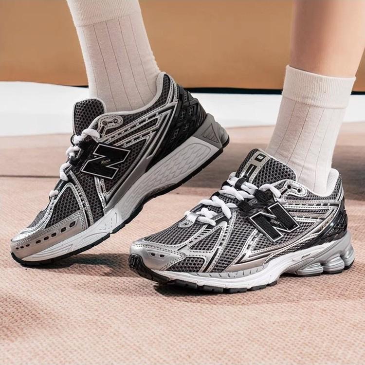 뉴발란스 운동화 1906