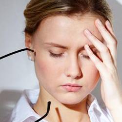 한쪽 눈꺼풀 떨림, 2주 넘게 간다면 뇌혈관 문제일까?