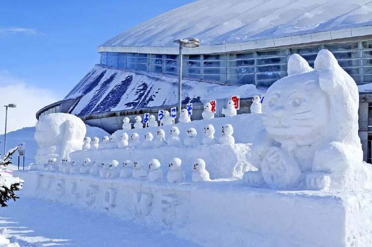 삿포로 2월 축제, 추위 속 숨겨진 로맨스 발견했어요